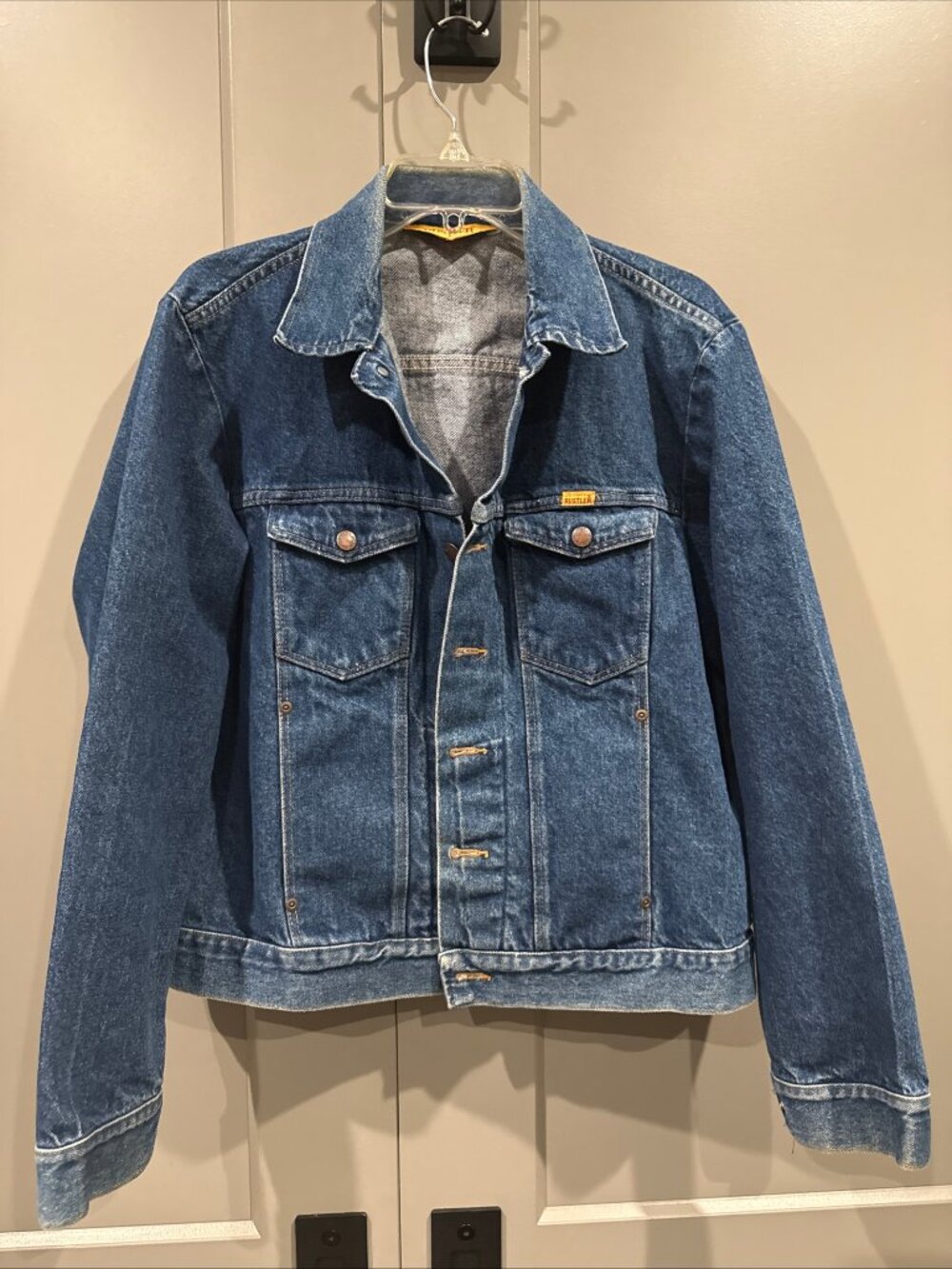 Vintage RUSTLER Denim Blue Jean TRUCKER Jacket size L Made in USA HEAVY!